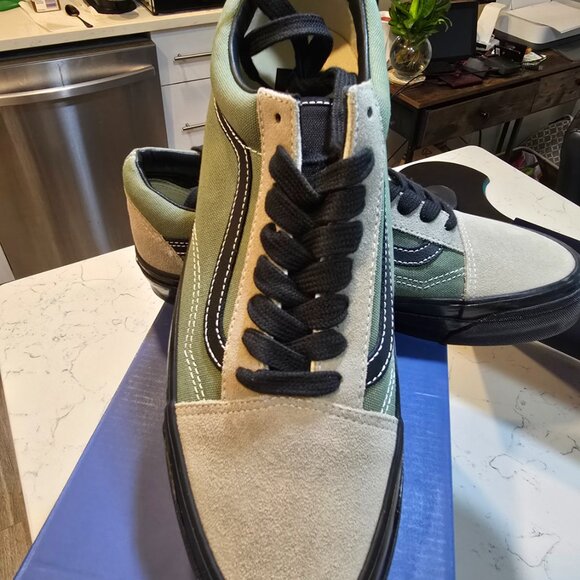 VANS Premium Old Skool 36 MENS SZ 12 Olive Green/Aluminum Grey Sneakers PARK - Picture 2 of 14